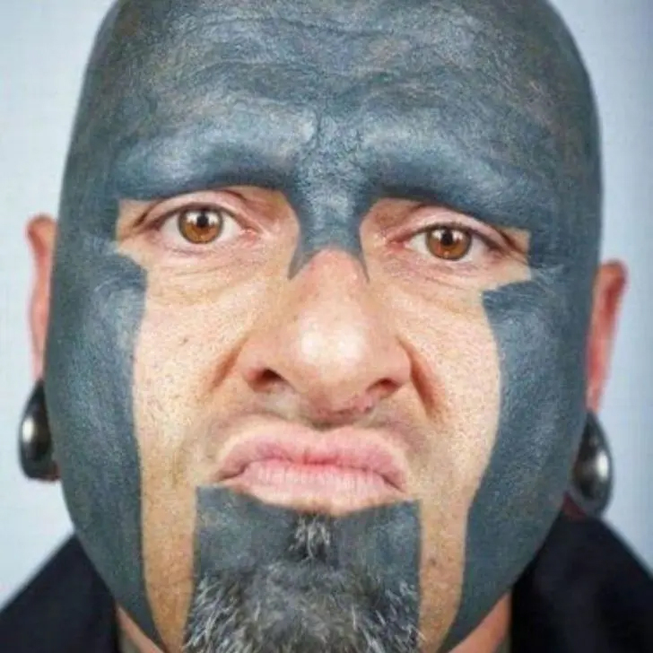 weird-face-tattoos-to-show-that-inking-is-not-for-everyone-page-7-of-50-investment-guru