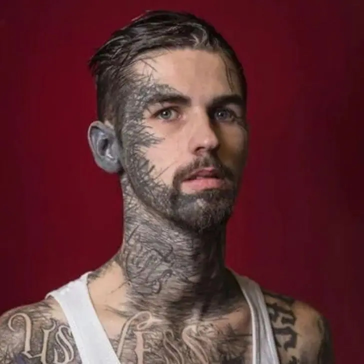 weird-face-tattoos-to-show-that-inking-is-not-for-everyone-page-7-of-50-investment-guru