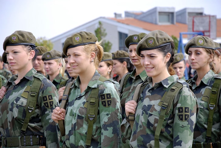 Stunning Female Soldiers Around The World