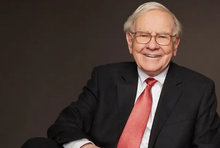 Warren Buffet smiling 