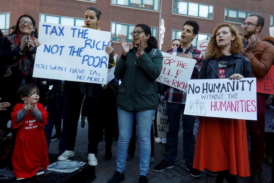 US Middle Class Workers Are Protesting Against the Tax Reform Bill