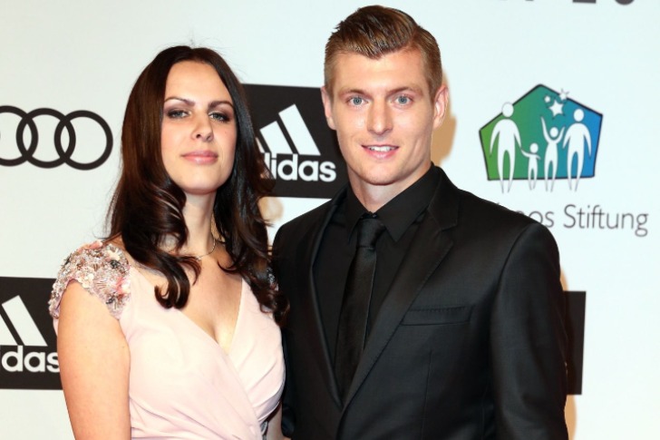 FAMOUS FOOTBALLERS : WHO ARE IN A RELATIONSHIP AND WHO ARE STILL SINGLE ...