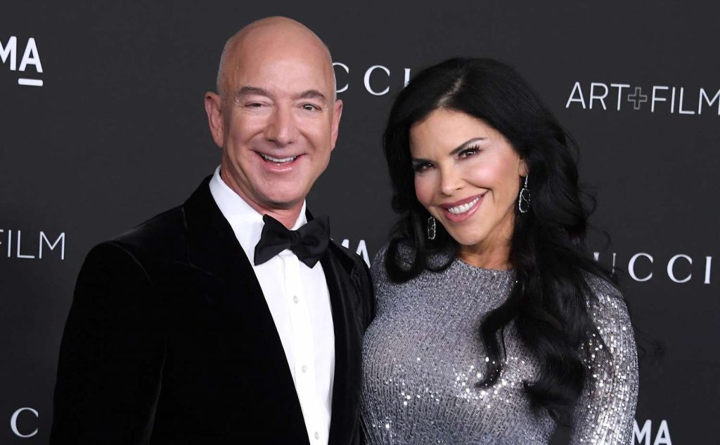All about Jeff Bezos fiance, Lauren Sánchez.
