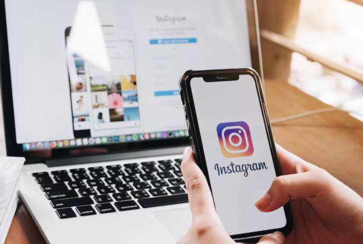 Business owner using Instagram